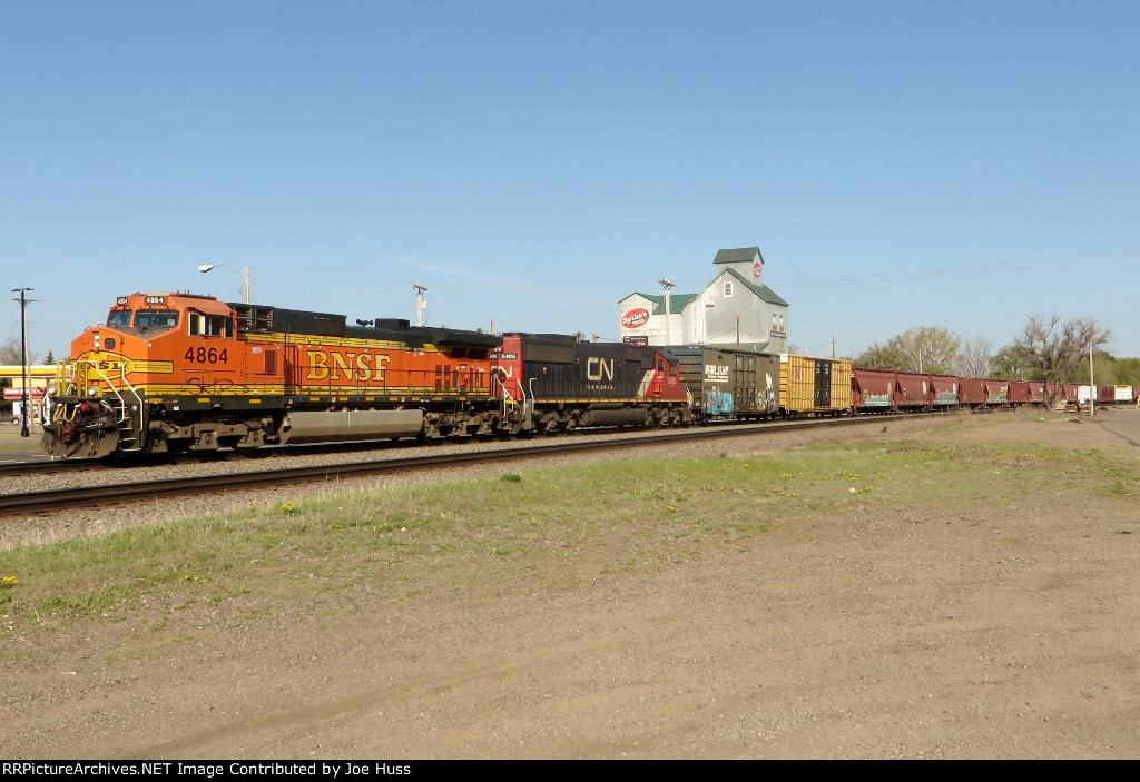 BNSF 4864 East